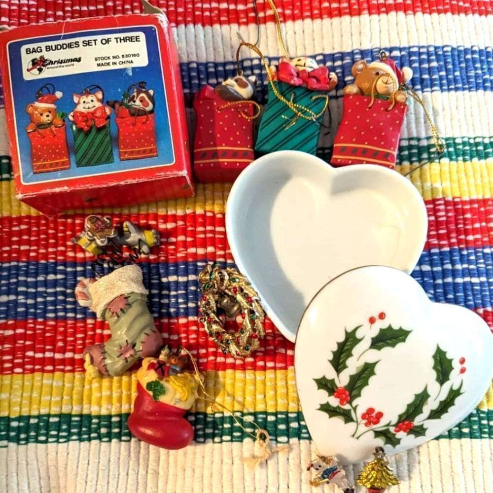 Cute Assortment of vintage Holiday Christmas items